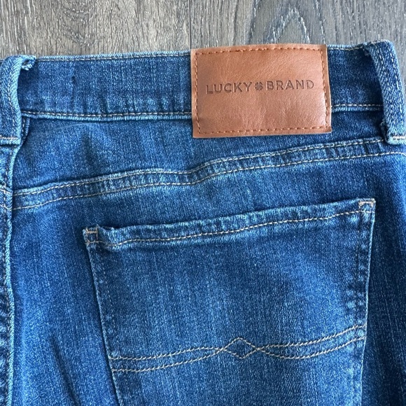 Lucky Brand Jeans. Women’s size 12/31 Ankle. Dark wash. Like new condition! - Picture 9 of 9